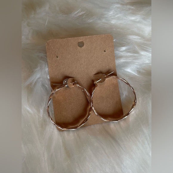 BRAIDED ROSE GOLD EARRINGS - Picture 3 of 3